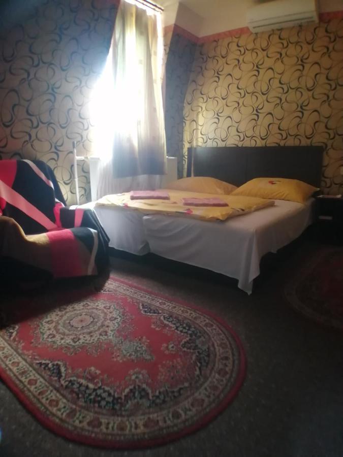 Hotel Jocó Panzió Nyíregyháza Exterior foto
